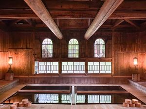 Towards a Nude Architecture