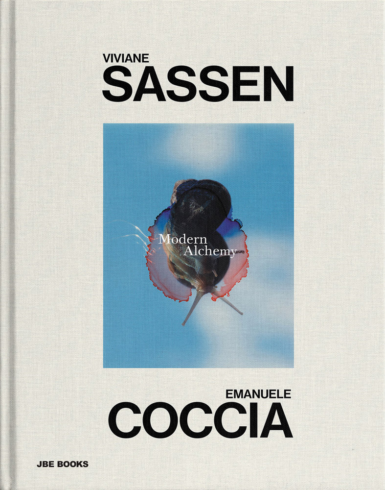 Viviane Sassen & Emanuele Coccia Modern Alchemy ARTBOOK | D.A.P. 2022  Catalog 9782365680639