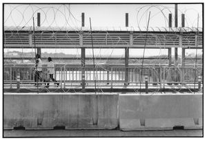 Zoe Leonard: Al ro / To the River
