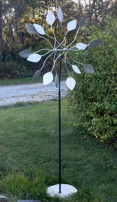 GRAND WAVY PETALS BRUSHED ALUM GARDEN WHEEL With Cement Base