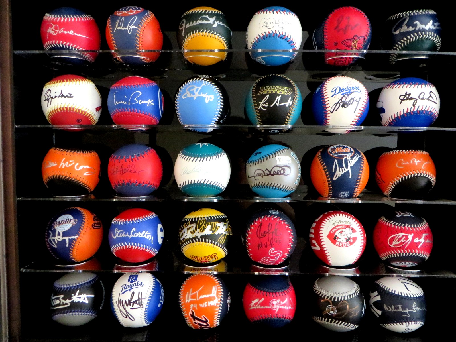 30 autographed MLB team logo baseballs in case (Ernie Banks Tony Gwynn