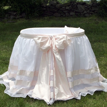 Barcelona Bassinet (Contact Us for Pricing)
