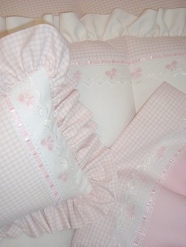 Gingham and Bows Crib Bedding