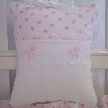 hearts crib bedding by blauen