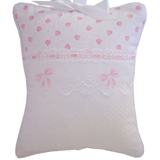 jolie crib bedding by blauen featured at