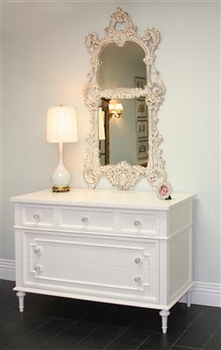 Marcheline Chest