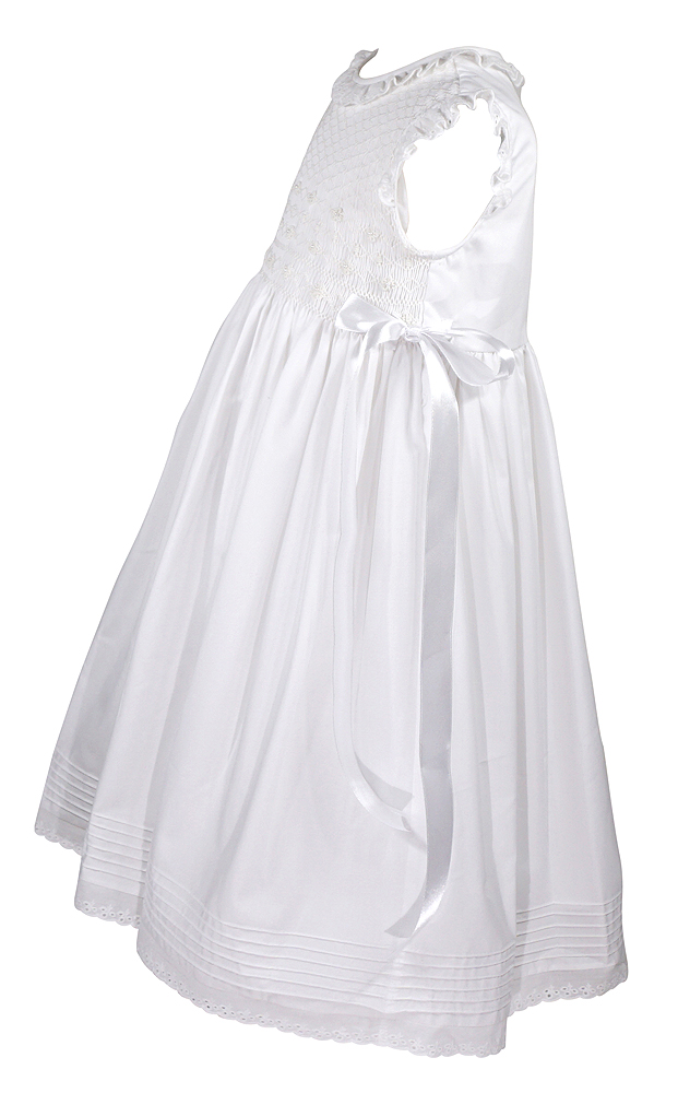 The Best Dressed Child / Lulu Bebe Girls White Smocked Gaby Dress with Side Bows