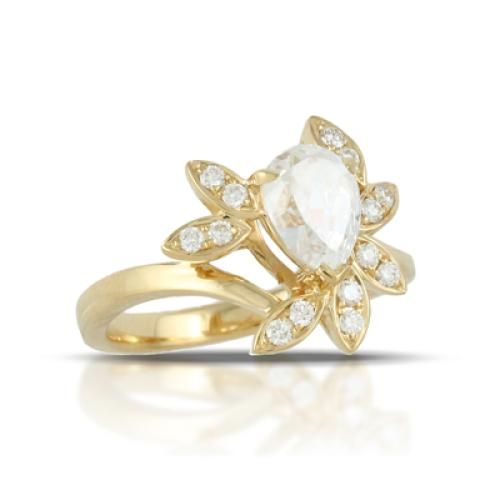 18k Yellow Gold Diamond Ring With Cz Center - LB190