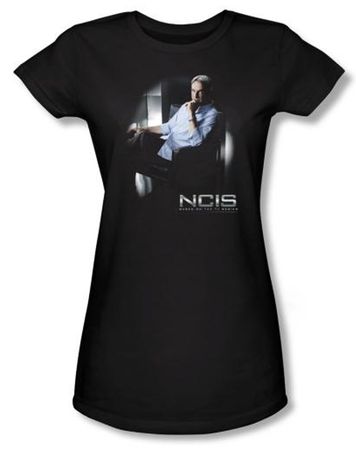 NCIS Juniors T-shirt - Gibbs Ponders Crime Drama Black Tee Shirt
