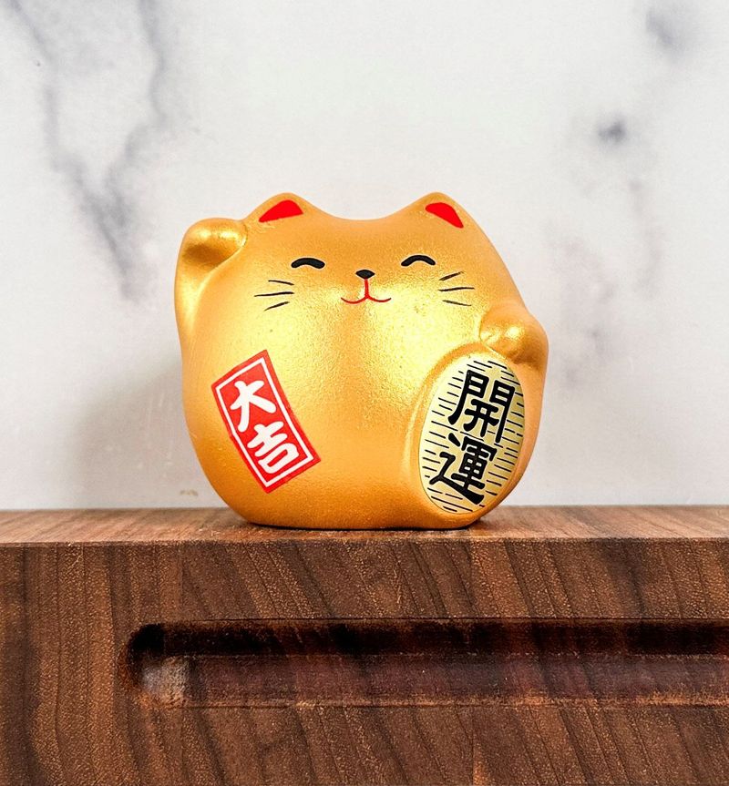 Kotobuki Maneki Neko Gold Beckoning Cat
