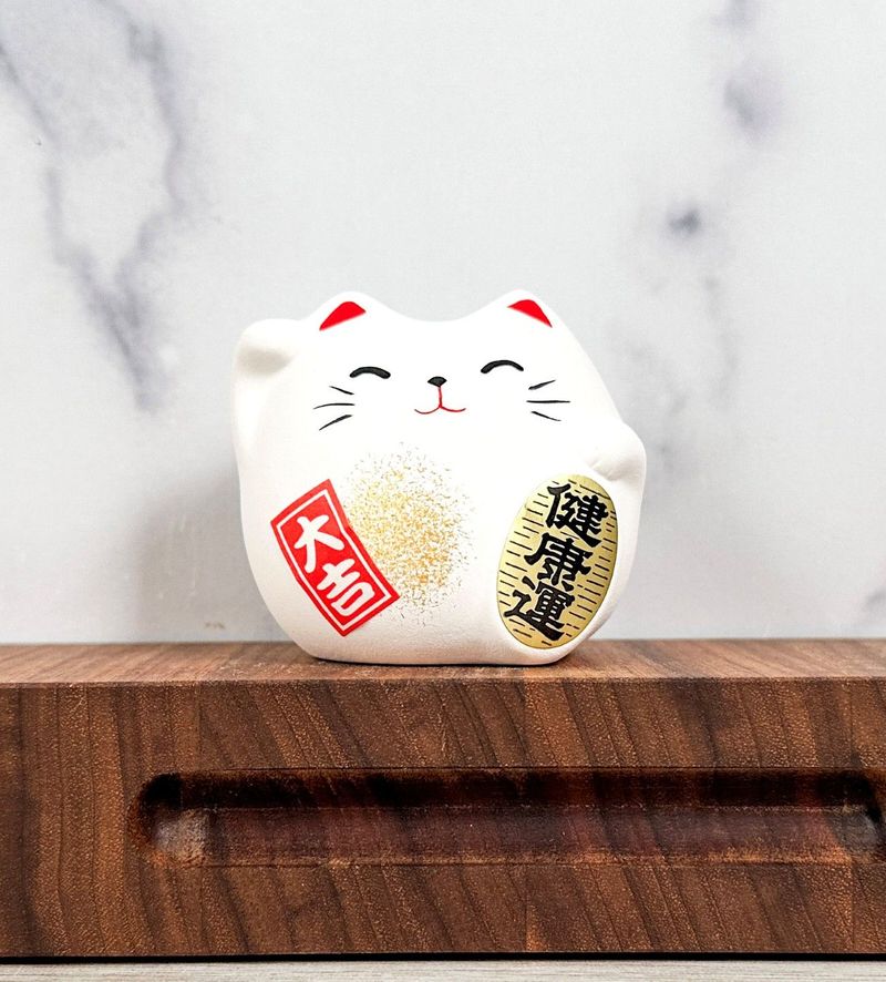 feng-shui-white-beckoning-cat-