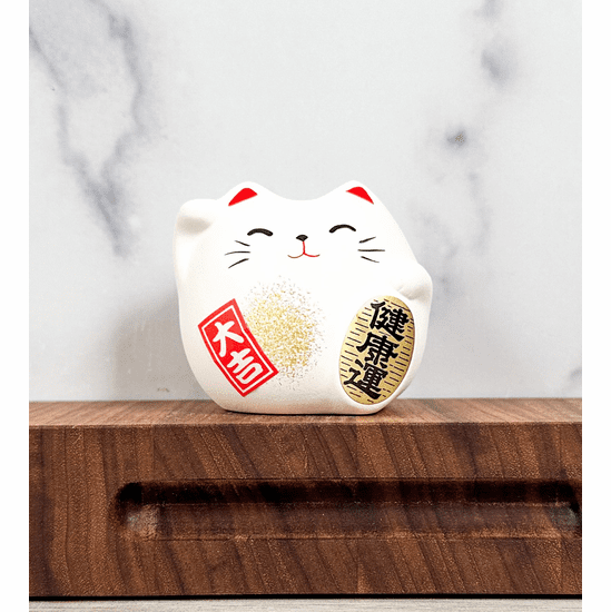 Feng Shui White Cat: Kotobuki Maneki Neko Charm