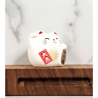 Feng Shui White Cat: Kotobuki Maneki Neko Charm