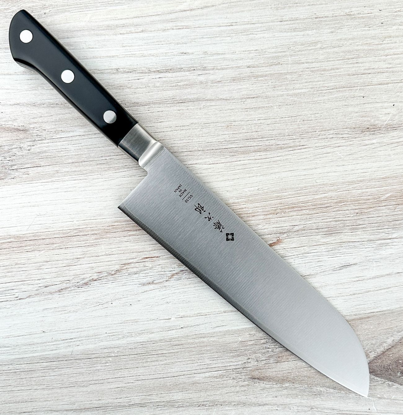ディアヴォ ユゥセット tojiro-dp-santoku-210mm-291.png