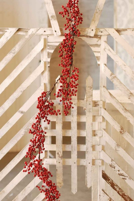 Red Berry Garland - Waterproof Berries - 5 Foot