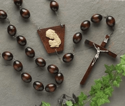 BROWN OVAL WOOD WALL ROSARY