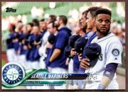 2018 Topps #176 Seattle Mariners Baseball Card - Seattle Mariners 