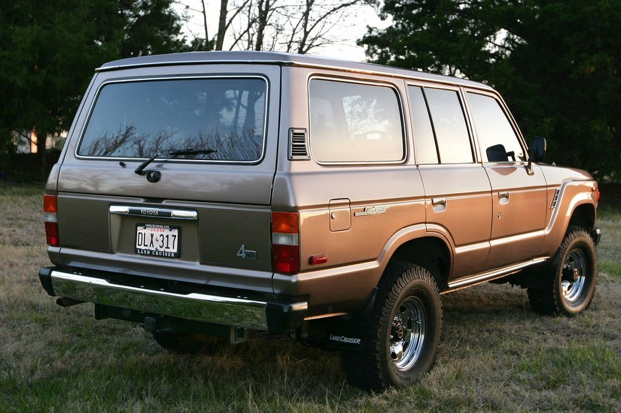 FJ60 1985 Rear Right Side View" title="FJ60 1985 Rear Right Side View