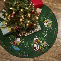 Bucilla:  Tree Skirt, Lodge Santa, Felt Applique Kit<br><font color=red>New for 2025</font>