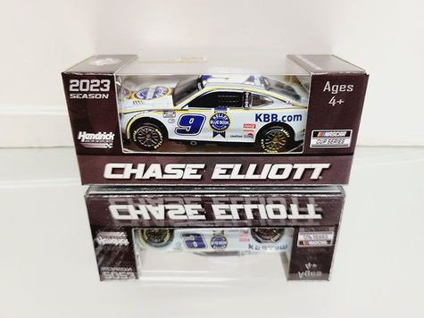 C Elliott 1/64 Kelley Blue Book Bristol Dirt Race Versione 22 Camaro ZL1 - Modellino Auto Da Collezione