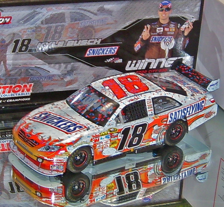 KYLE BUSCH 2009 SNICKERS BRISTOL RACED VERSION 1/24 ACTION