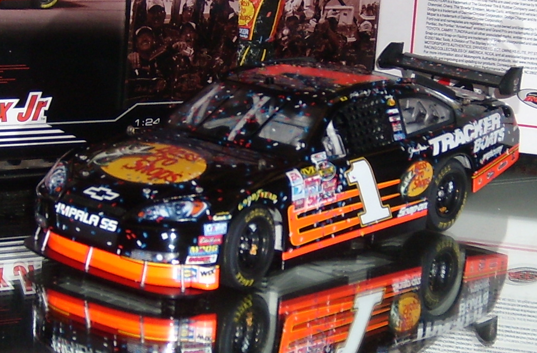 MARTIN TRUEX JR 2007 DOVER BASS PRO SHOPS RACED VERSION *CONFETTI CAR