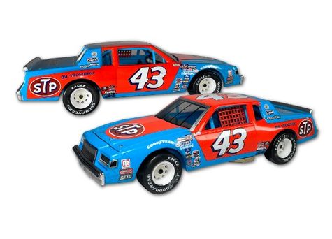 RICHARD PETTY 1981 DAYTONA 500 WIN RACED VERSION 1/24 ACTION DIECAST (ADVANCED ORDER)
