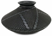 Mata Ortiz Black Geometric Etched Pot
