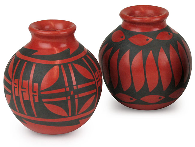Small Red & Black Mata Ortiz Pots - Set of 2