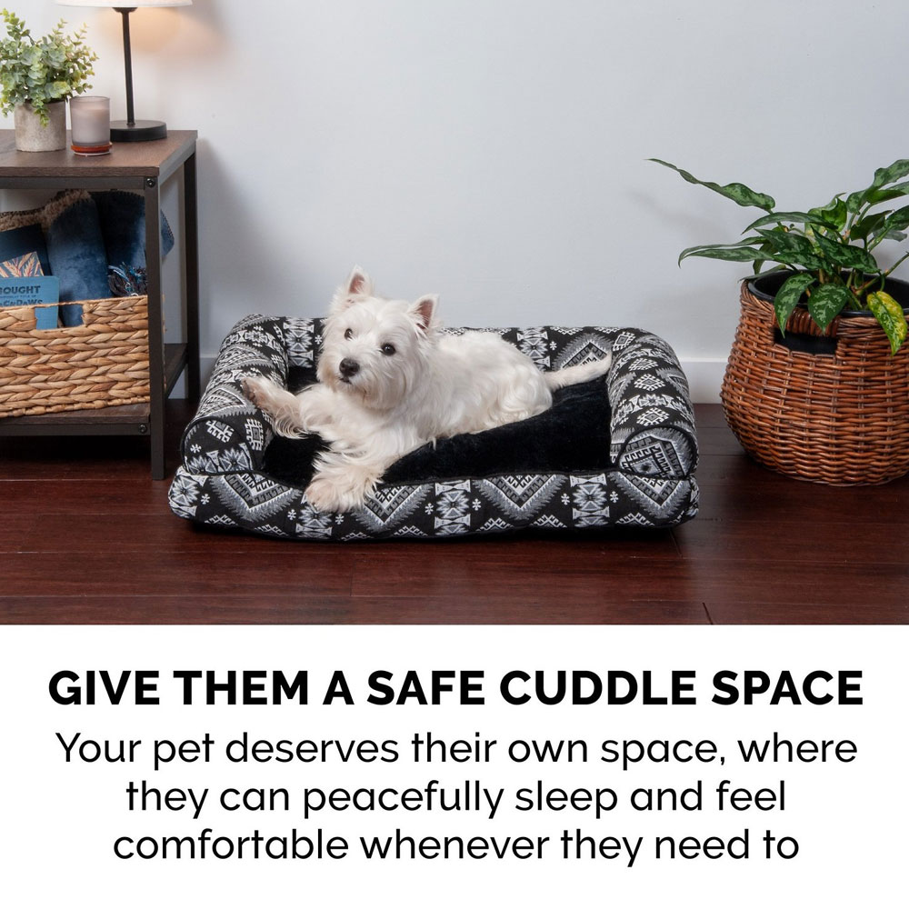 SUTHWSTKLIM-COLINGGL-TPSOFA-PTBD-BLCKMEDALLION-JMB