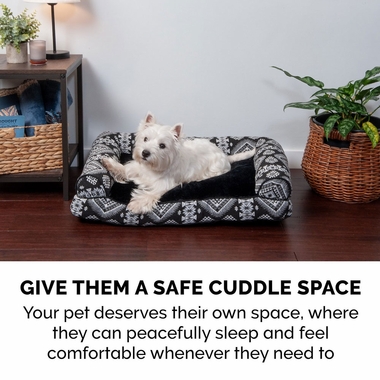 SUTHWSTKLIM-COLINGGL-TPSOFA-PTBD-BLCKMEDALLION-SM