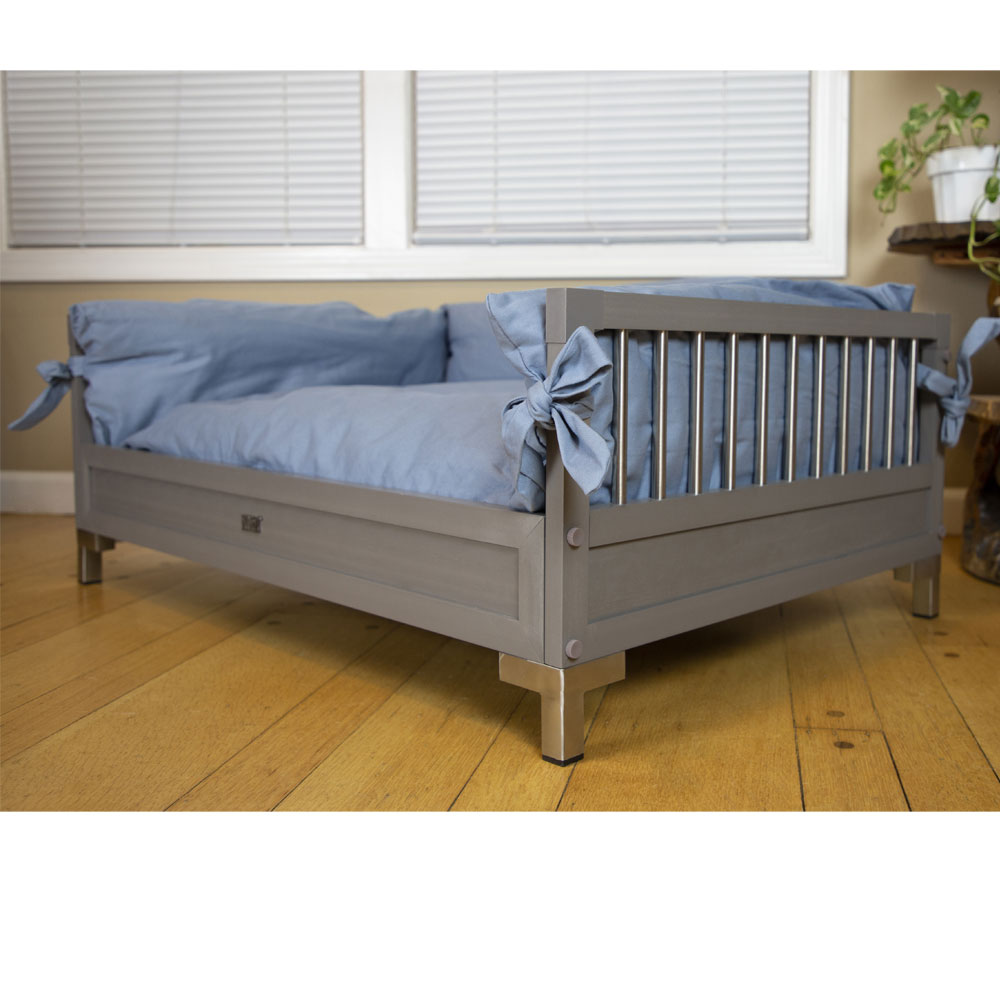 NEW-AGE-PET-MNHTTNBD-GRY-26X38X14