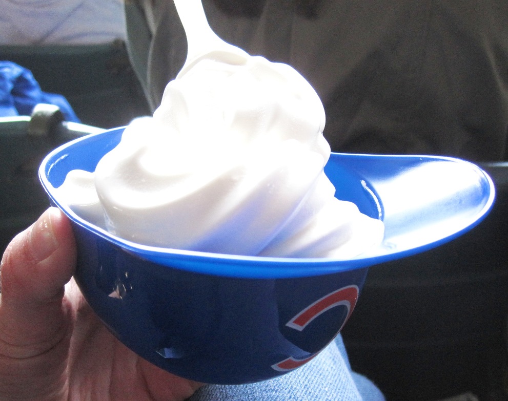 Set of 20 Chicago Cubs 8oz Ice Cream Sundae Baseball Helmet Snack Bowls