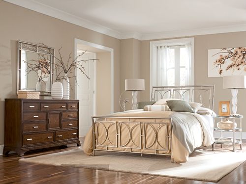 American Drew Essex Queen Bedroom Set with 2 Nightstands - 104-395R