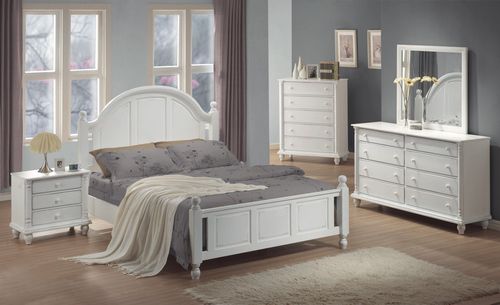 Kayla Queen Size Bedroom Furniture Set in White - Coaster - 201181Q-BSET