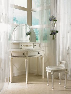 Lea Emma's Treasures Bedroom White Vanity Set - Lea American Drew - 606-266-670