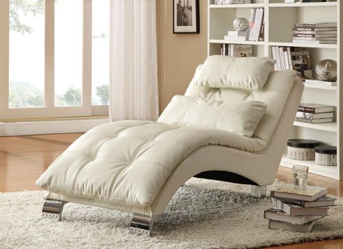 Living Room Chaise with Sophisticated Modern Look - 550078