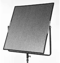 Matthews 24"x24" Aluminum Hand Reflector w/Black Yoke