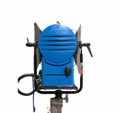 Used Arri 1200w HMI Compact Fresnel Light Fixture Head w/ Barndoors