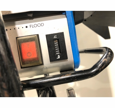 Used Arri 1200w HMI Compact Fresnel Light Fixture Head w/ Barndoors