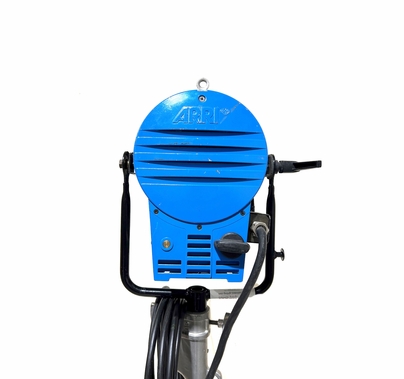 Used Arri 2000w 2K Fresnel Light with Barndoors