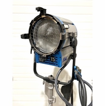 Used Arri T5 5000W Tungsten Fresnel Light Fixture w/ Barndoor