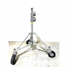 Used Avenger Super Crank Up Light Stand - 12ft
