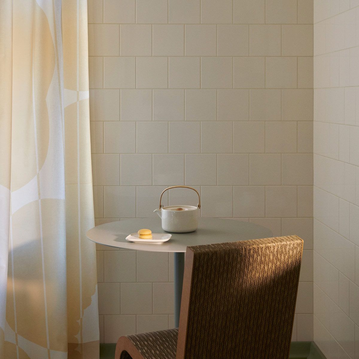 Marimekko Unikko White Teapot Marimekko Teapots, Pitchers, and Jugs