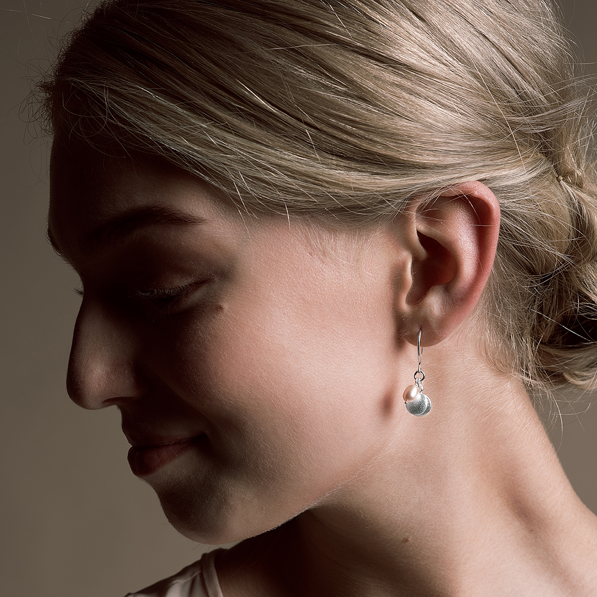 Kalevala Roosa "Pink Ribbon" Silver Earrings Finnish Gifts for Her