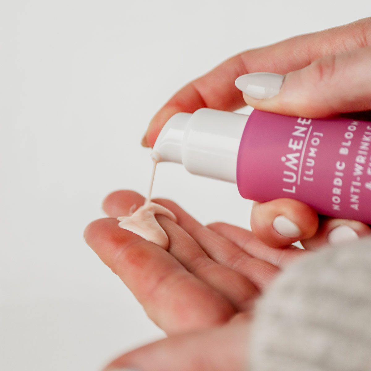 Lumene AntiWrinkle & Firm Moisturizing VShape Serum Nordic Bloom