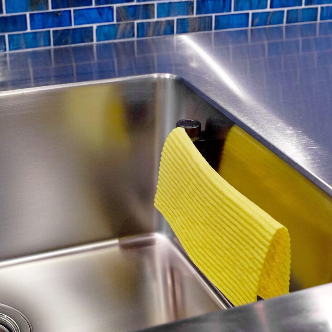 Magisso Curved Pure Black Kitchen Cloth Holder Magisso Kitchen Cloth