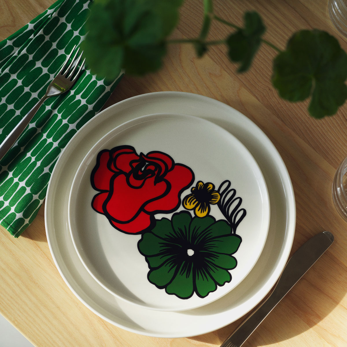 Marimekko Elakoon Elama Red / Green / Yellow Salad Plate Marimekko Plates