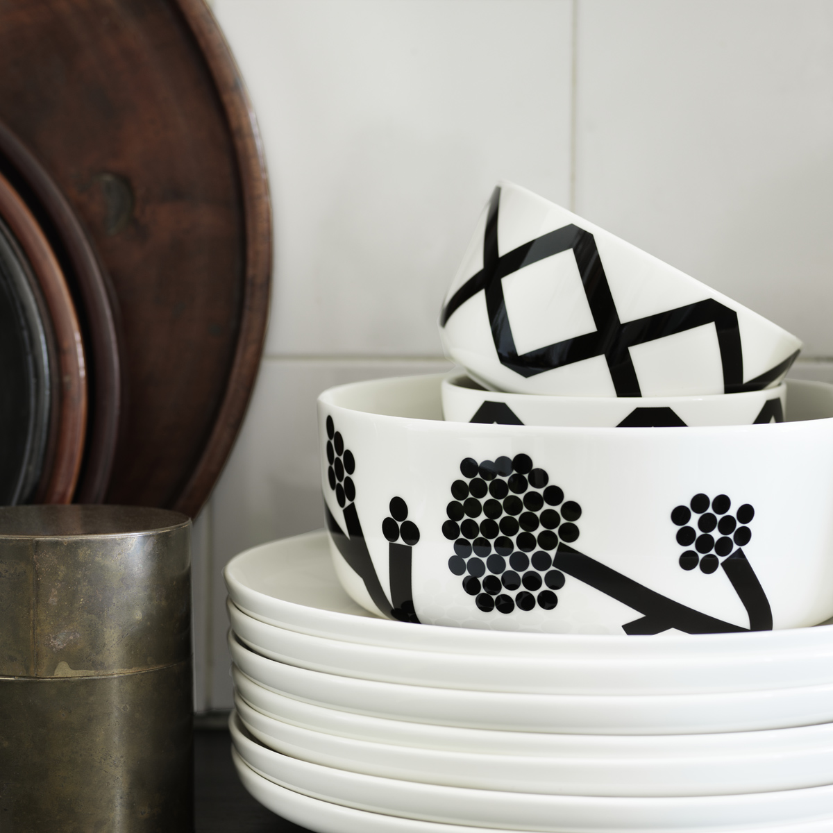 Marimekko Hortensie Black/White Dinner Plate Marimekko Plates