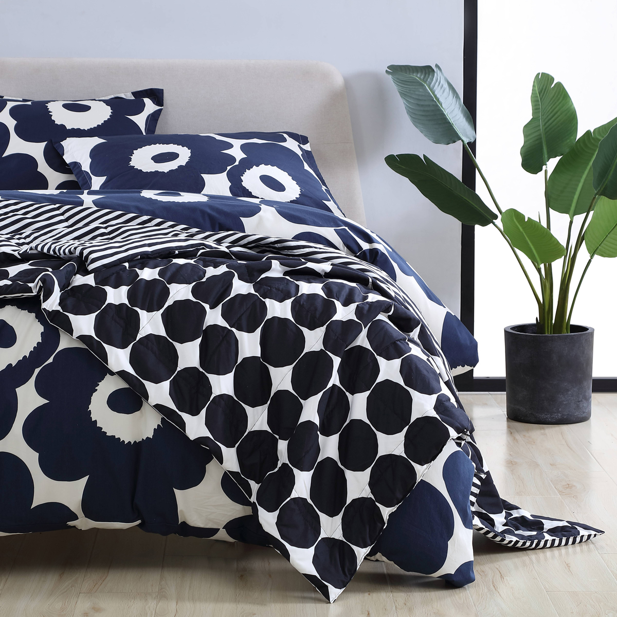Marimekko Kivet Black / Ajo Black Reversible Bedding